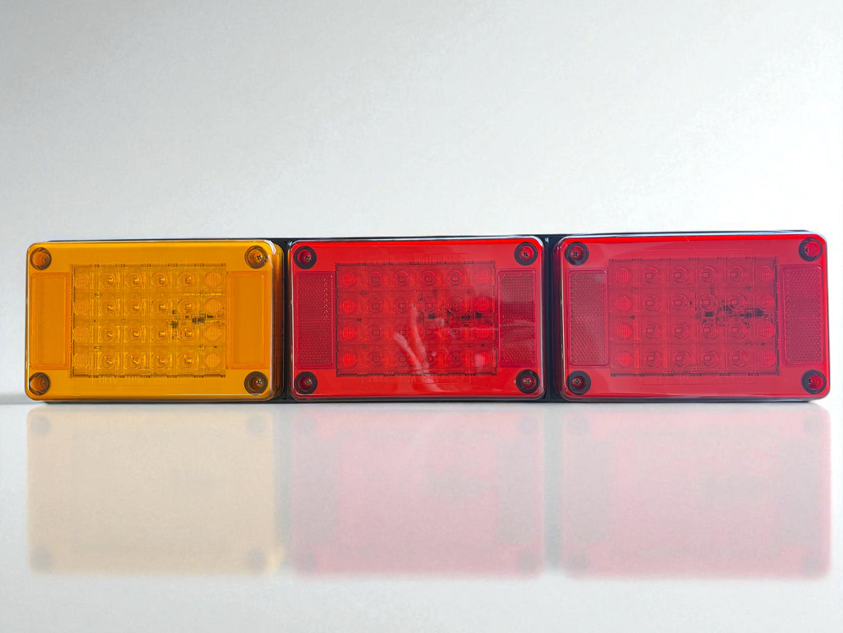 REAR COMBINATION LAMP WITH INBUILT REFLECTORS (LED 10-30V)